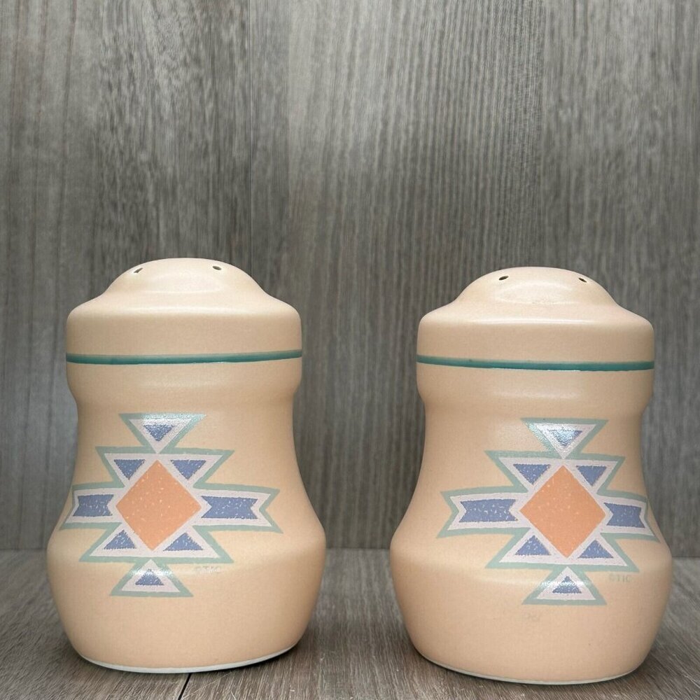 Treasure Craft Japan Stoneware Southwest Salt & Pepper Shakers Set